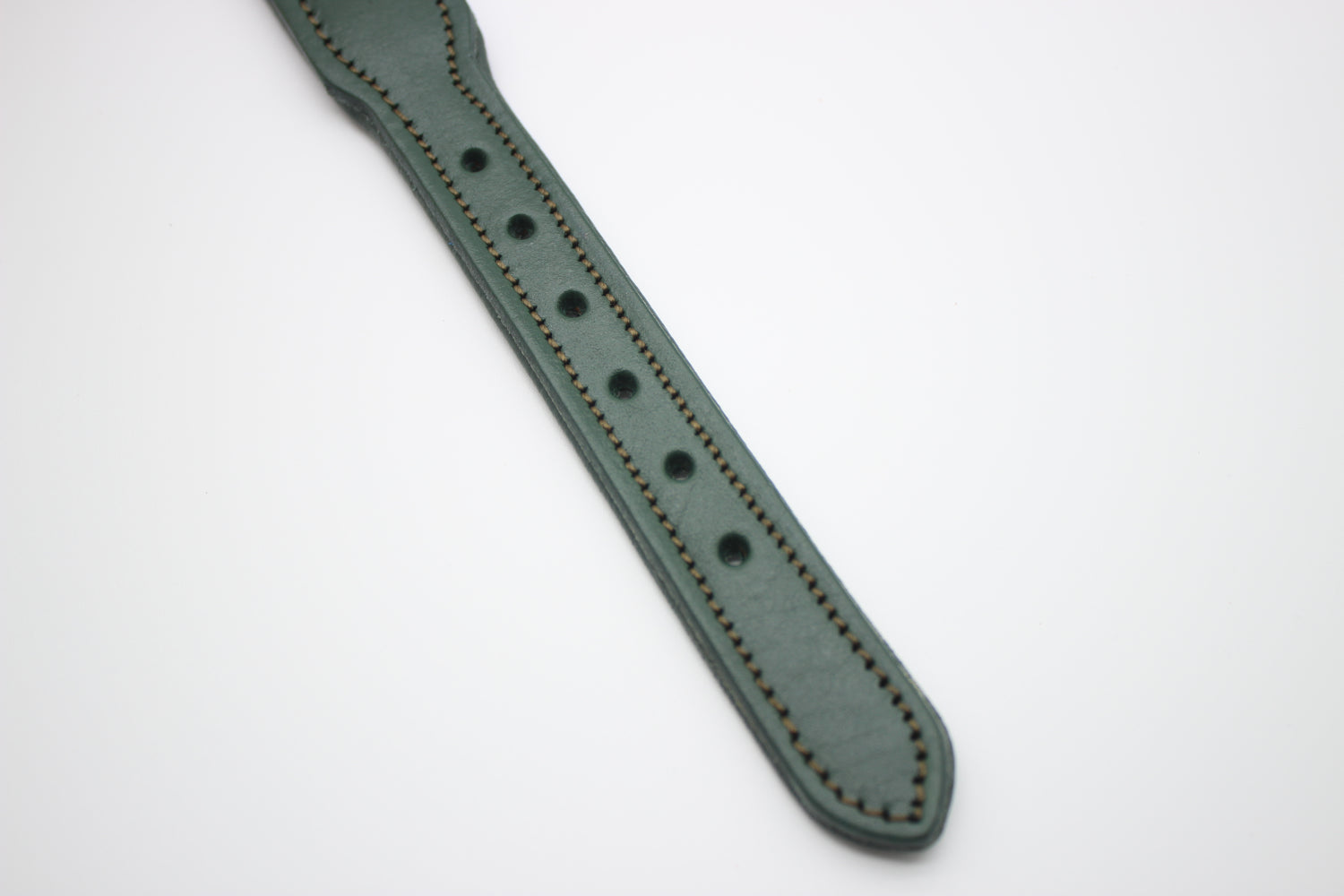 FinestPaw_Halsband_Flechtkunst_fichte_m_all_loecher