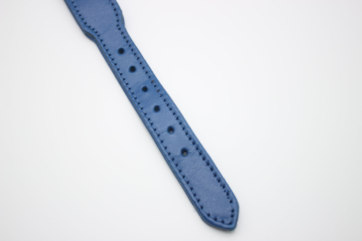 FinestPaw_Halsband_Flechtkunst_royalblau_m_all_loecher