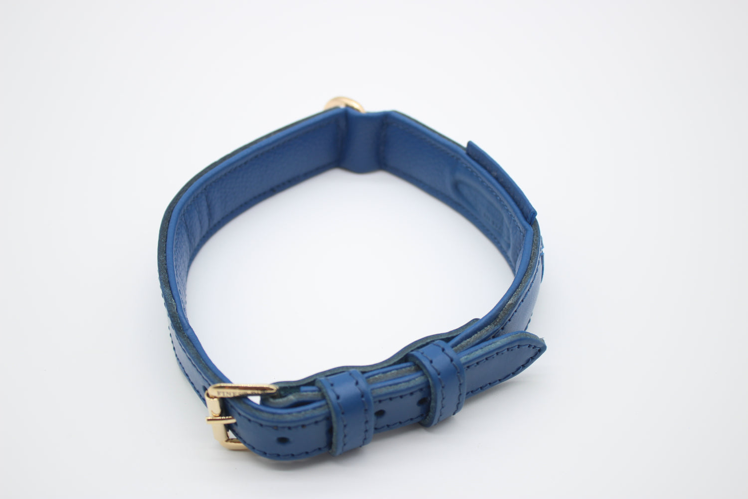 FinestPaw_Halsband_Flechtkunst_royalblau_m_gold_oben
