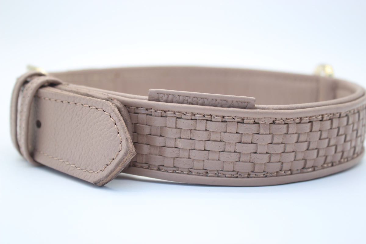 FinestPaw_Halsband_Signature_puder_xxl_gold_logo