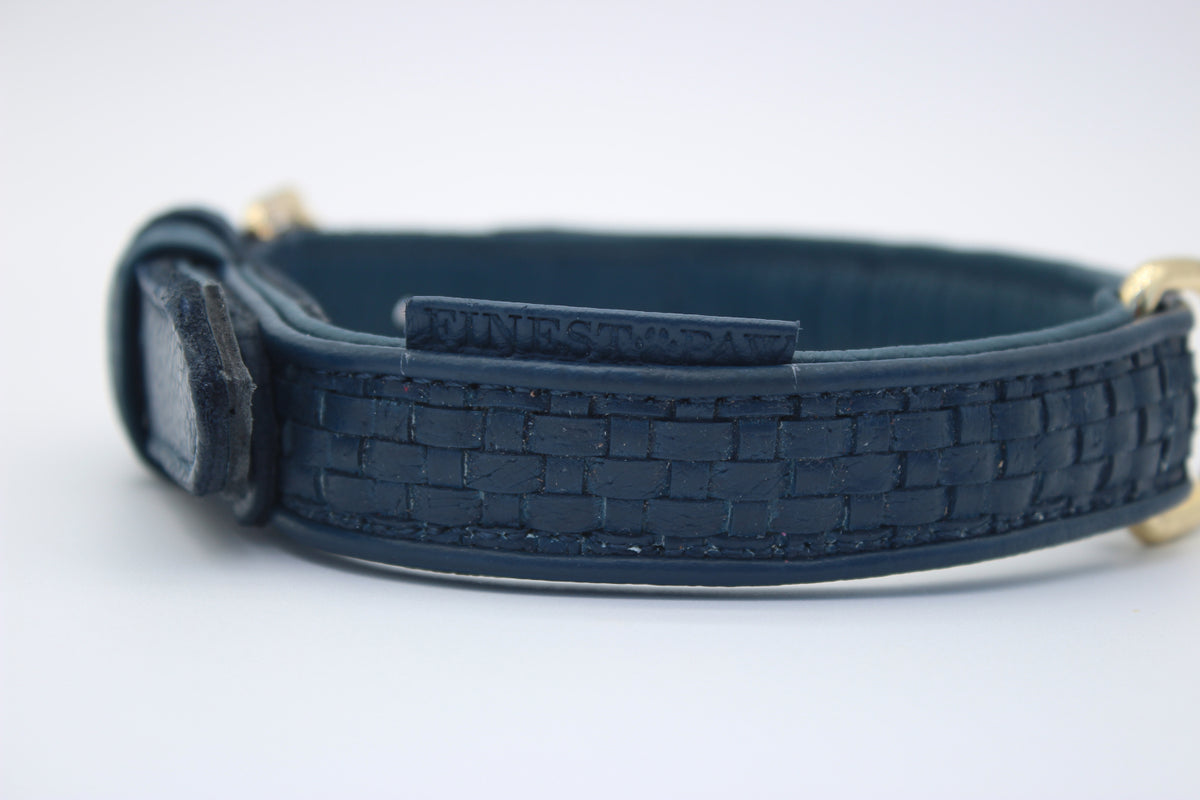 FinestPaw_Halsband_Signature_royalblau_m_gold_logo