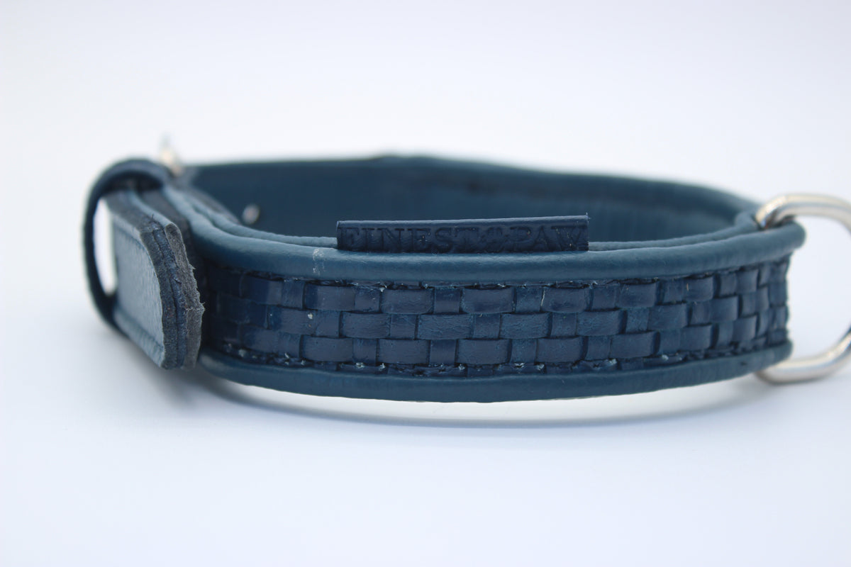 FinestPaw_Halsband_Signature_royalblau_m_silber_logo