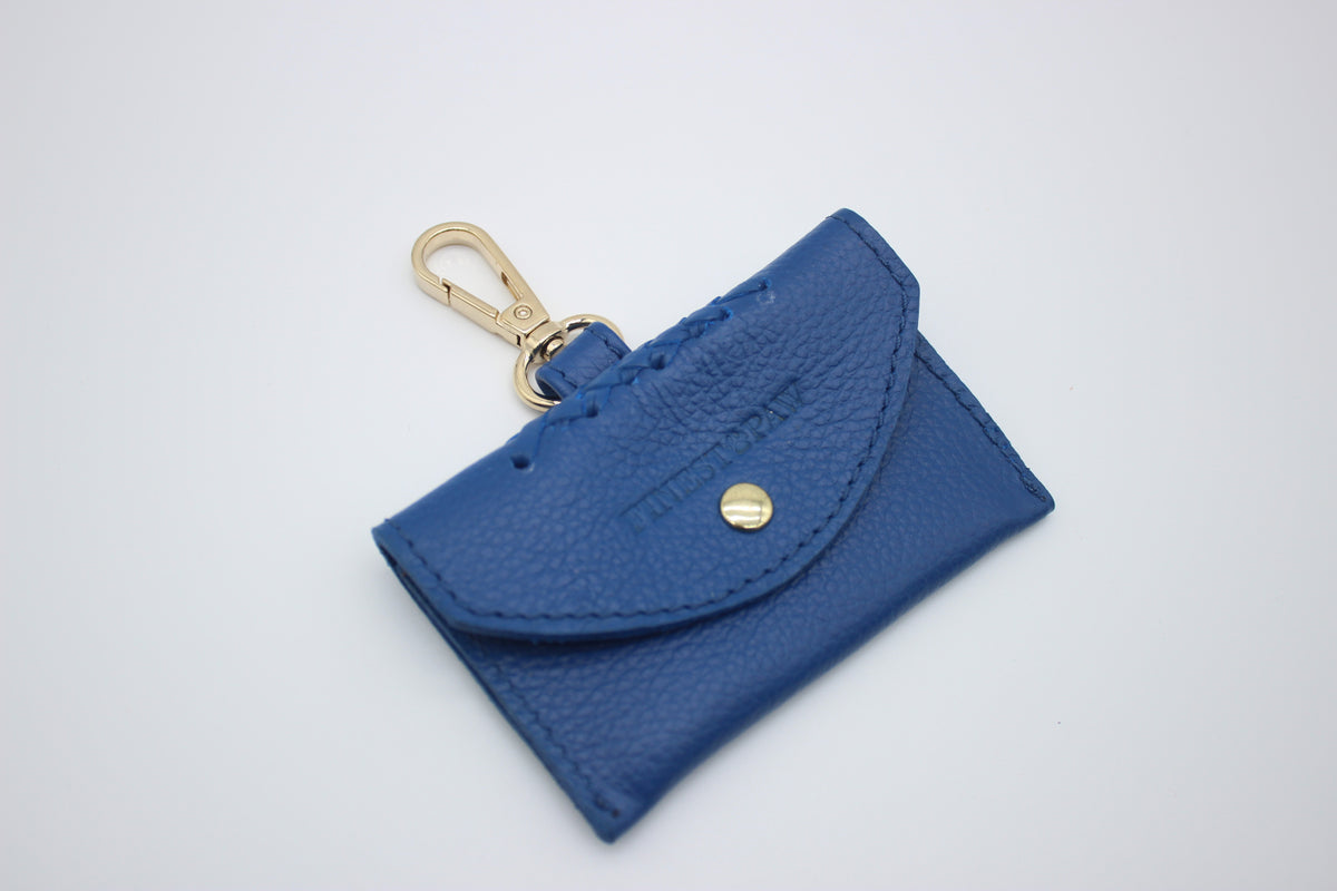 FinestPaw_Hundetuetenhalter_Flechtkunst_Slim_royalblau_gold_oben