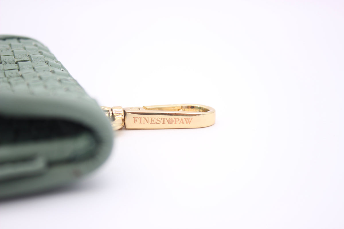 FinestPaw_Hundetuetenhalter_Signature_Slim_pistazie_all_haken