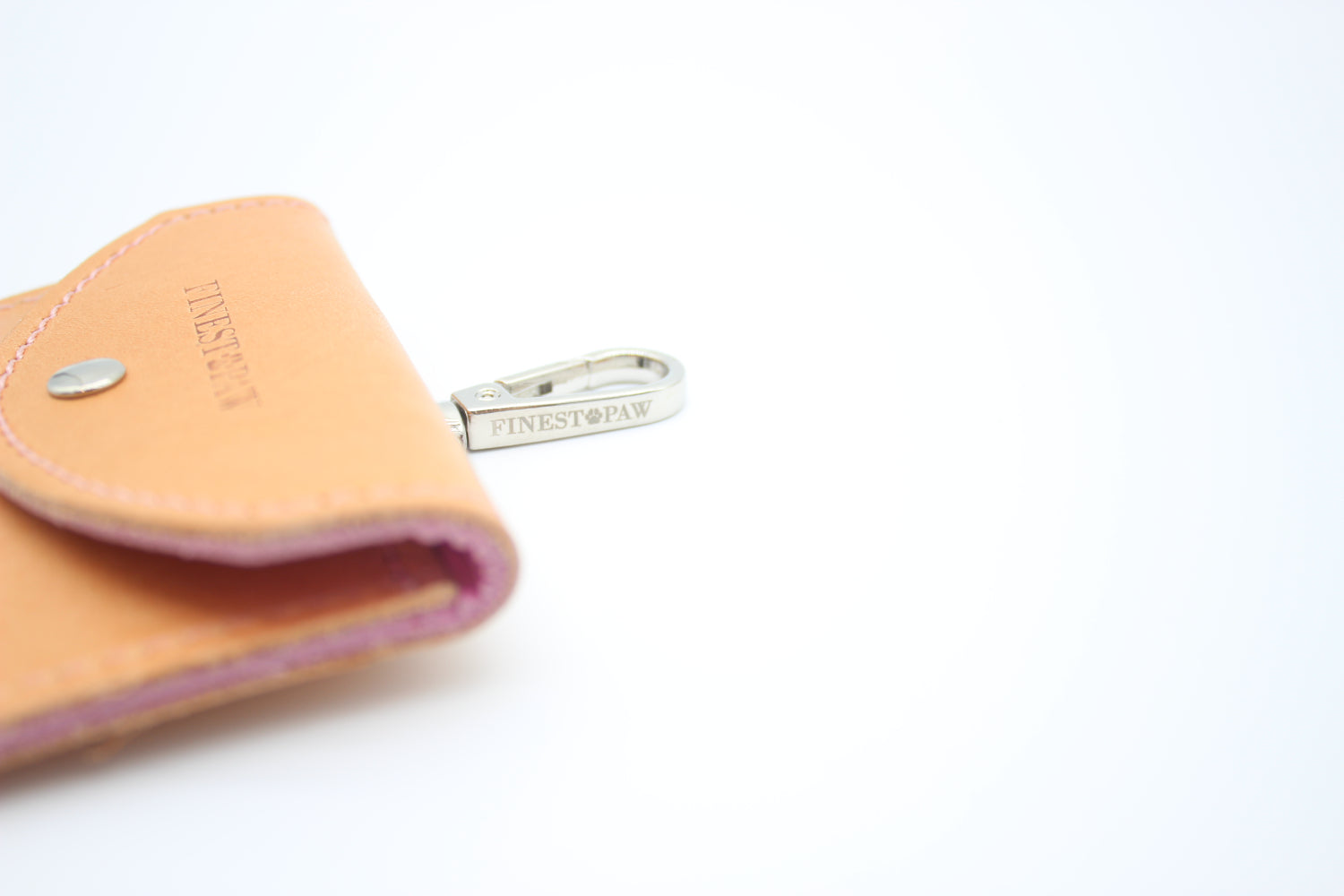 FinestPaw_Hundetuetenhalter_Soft_Slim_beige-rosa_silber_haken