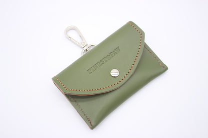 FinestPaw_Hundetuetenhalter_Soft_Slim_waldgruen-cognac_silber_oben