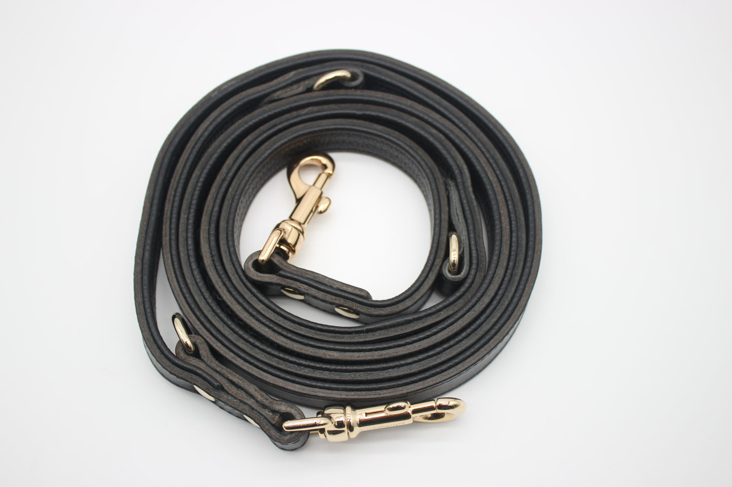 FinestPaw_Leine_Flechtkunst_Fuehrleine_schwarz_all_all_gold_oben