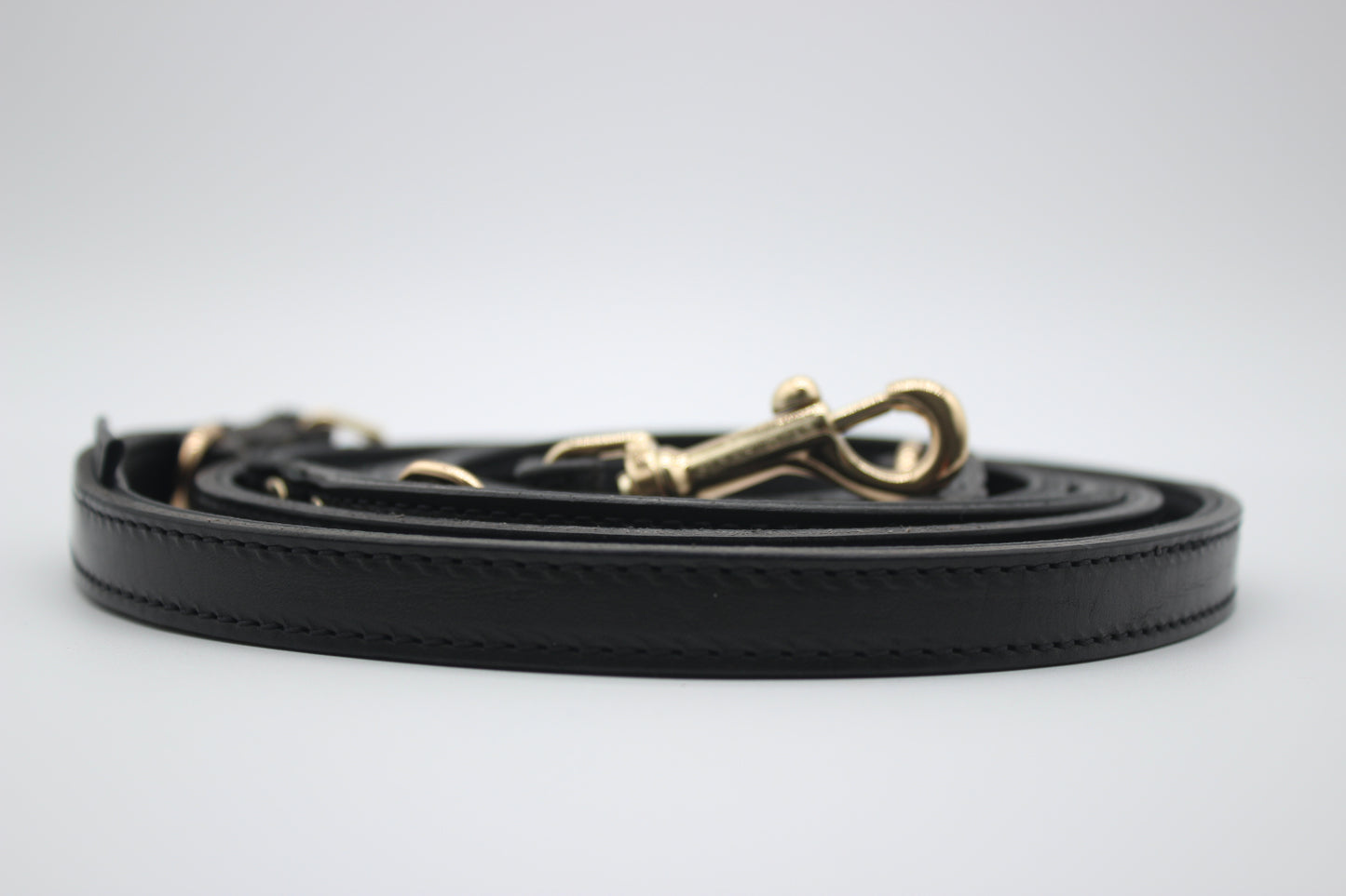 FinestPaw_Leine_Klassik_Premium_Fuehrleine_schwarz_all_1.5cm_gold_logo