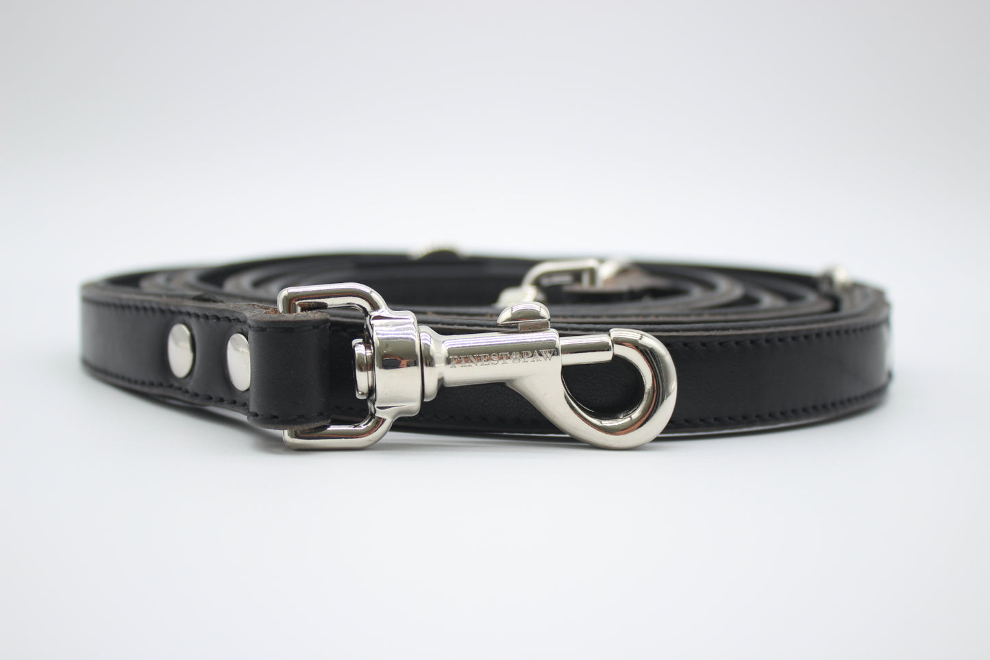 FinestPaw_Leine_Klassik_Premium_Fuehrleine_schwarz_all_all_silber_front