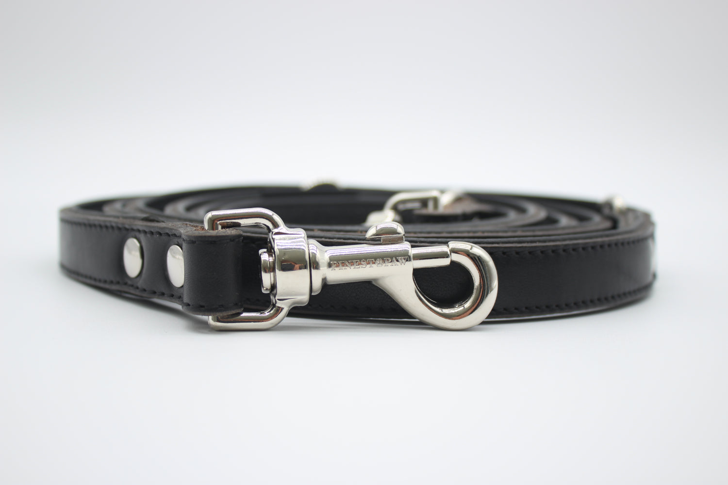 FinestPaw_Leine_Klassik_Premium_Fuehrleine_schwarz_all_all_silber_front
