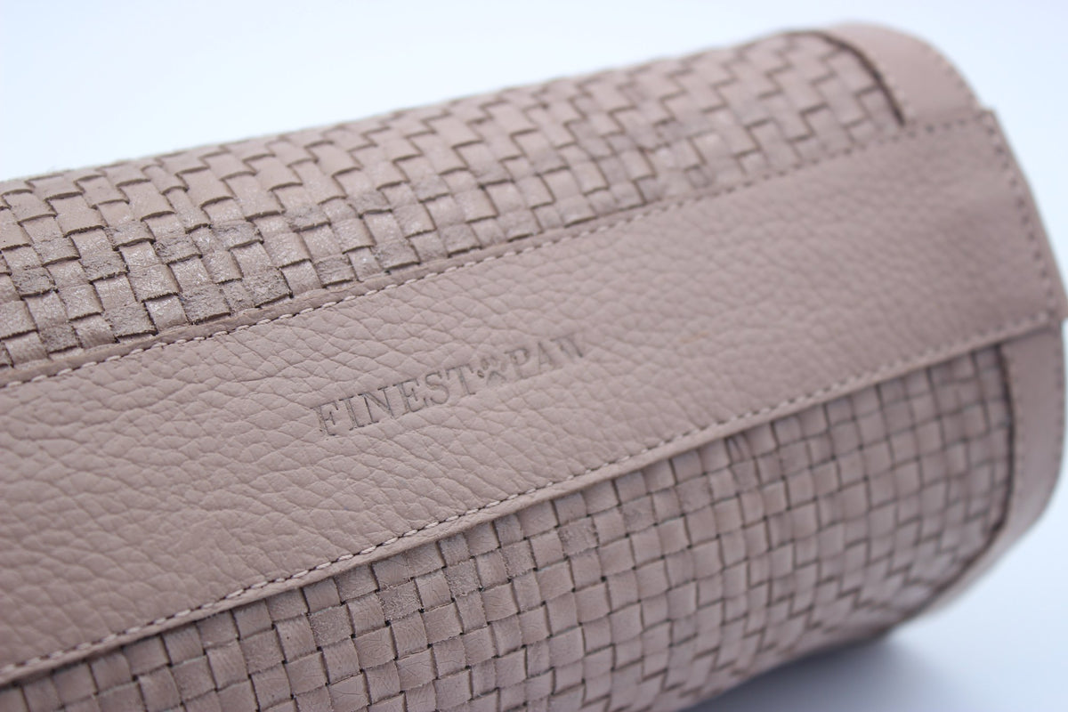 FinestPaw_Trinkflaschentasche_Signature_puder_all_logo
