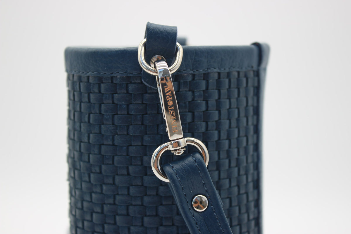 FinestPaw_Trinkflaschentasche_Signature_royalblau_all_haken