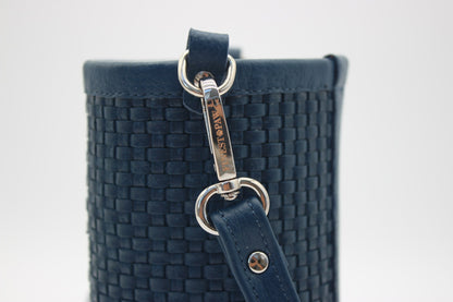 FinestPaw_Trinkflaschentasche_Signature_royalblau_all_haken